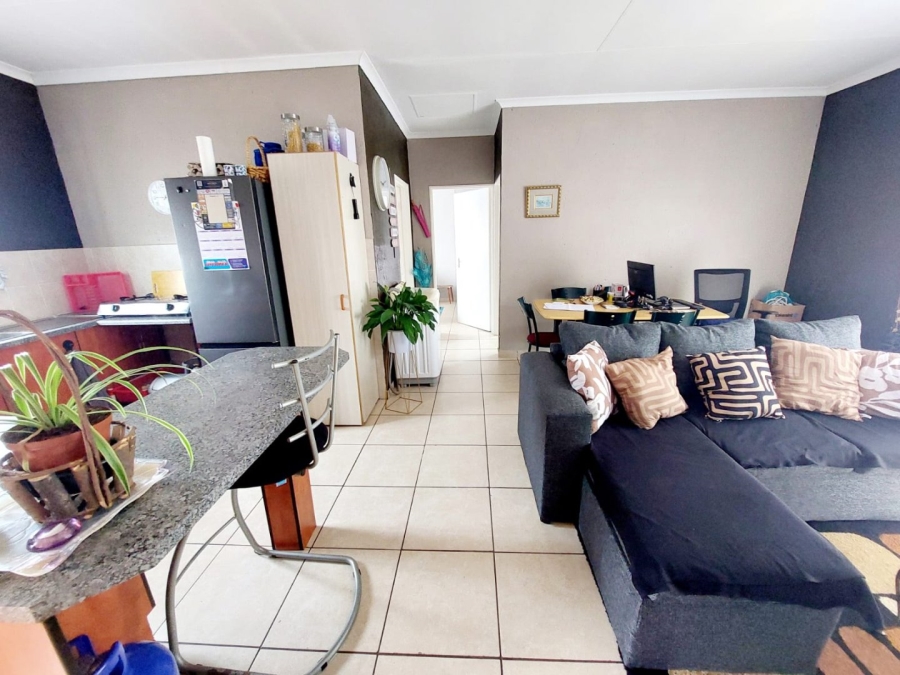 2 Bedroom Property for Sale in Helikonpark Gauteng