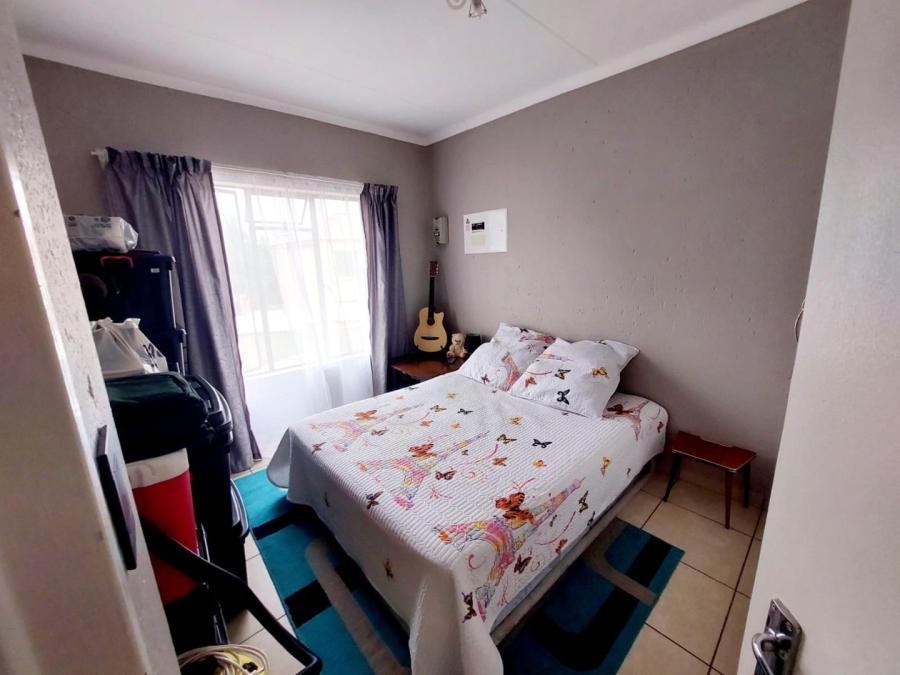 2 Bedroom Property for Sale in Helikonpark Gauteng