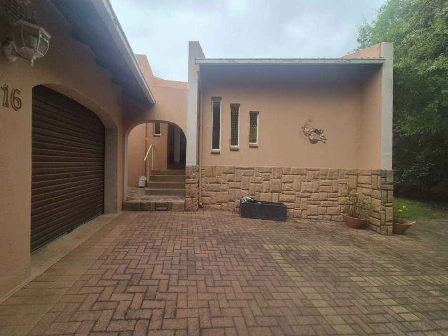 3 Bedroom Property for Sale in Helikonpark Gauteng