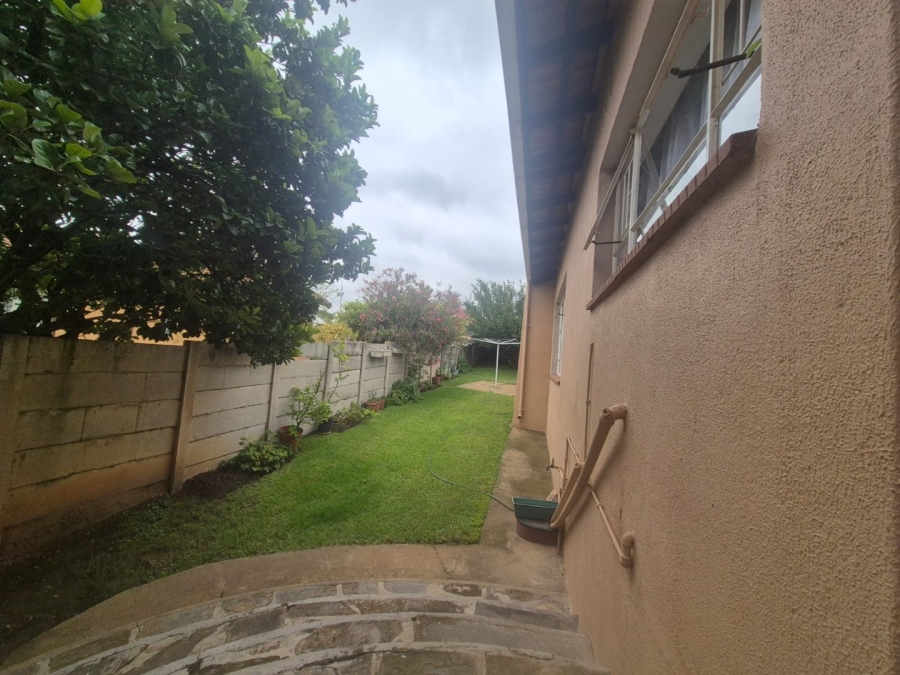 3 Bedroom Property for Sale in Helikonpark Gauteng