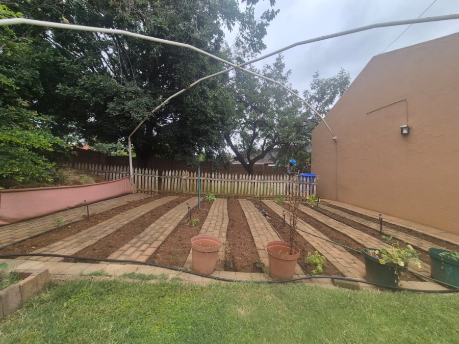 3 Bedroom Property for Sale in Helikonpark Gauteng