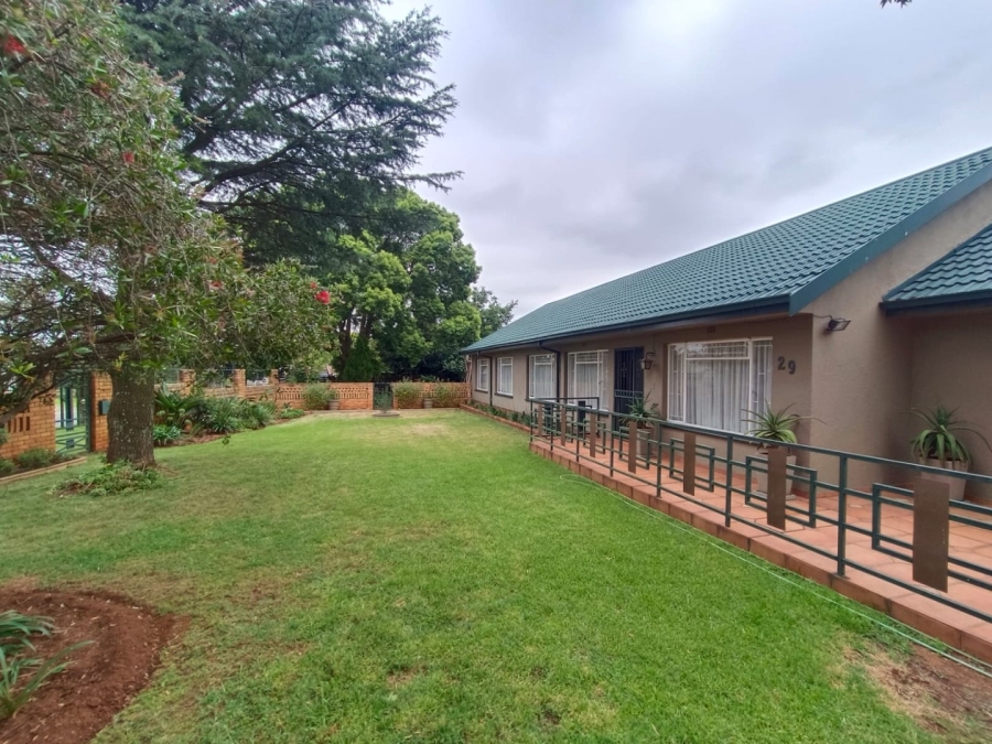 4 Bedroom Property for Sale in Helikonpark Gauteng