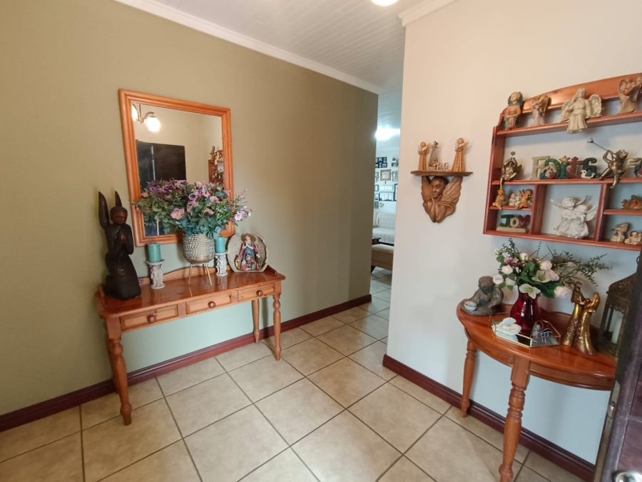 4 Bedroom Property for Sale in Helikonpark Gauteng