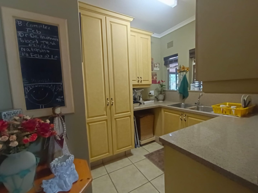 4 Bedroom Property for Sale in Helikonpark Gauteng