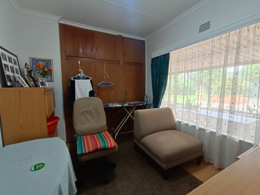 4 Bedroom Property for Sale in Helikonpark Gauteng