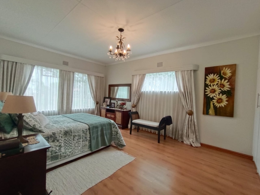 4 Bedroom Property for Sale in Helikonpark Gauteng