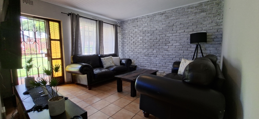 3 Bedroom Property for Sale in Roodekrans Gauteng