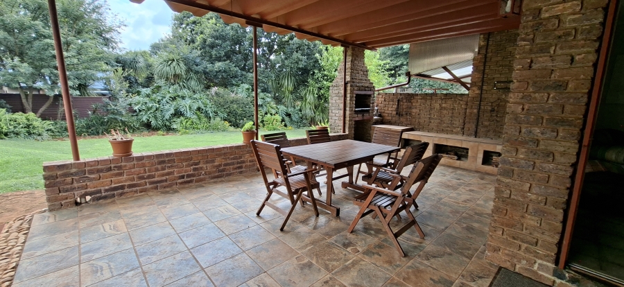 3 Bedroom Property for Sale in Roodekrans Gauteng