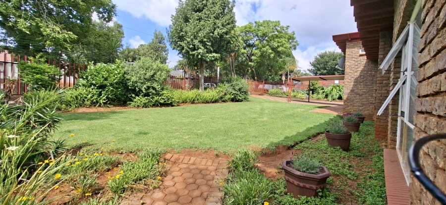3 Bedroom Property for Sale in Roodekrans Gauteng