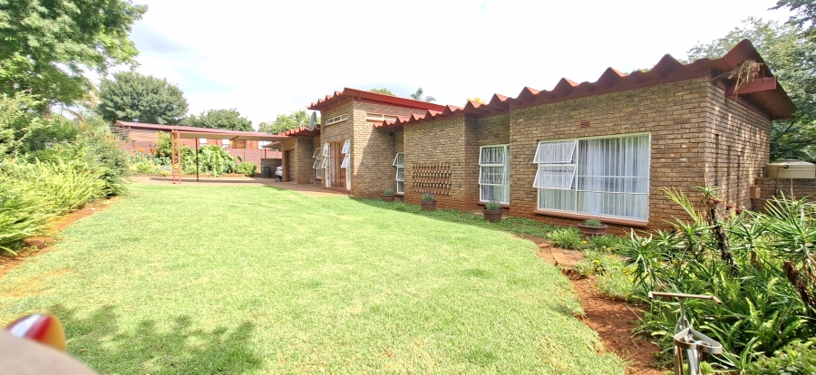 3 Bedroom Property for Sale in Roodekrans Gauteng