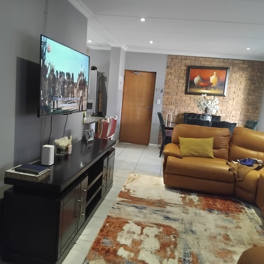 3 Bedroom Property for Sale in Diswilmar A H Gauteng
