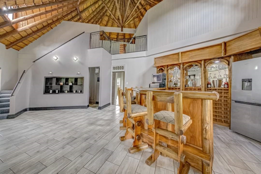 To Let 6 Bedroom Property for Rent in Protea Ridge Gauteng