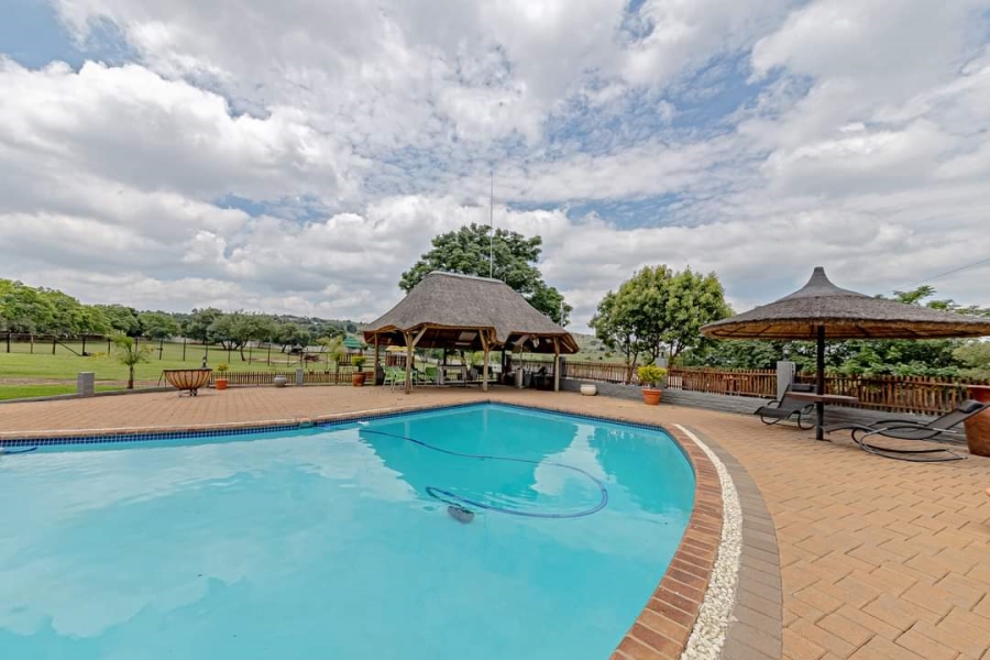 To Let 6 Bedroom Property for Rent in Protea Ridge Gauteng