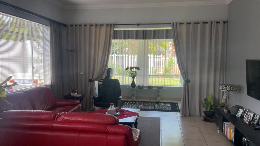 3 Bedroom Property for Sale in Monument Gauteng