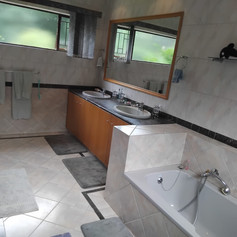 4 Bedroom Property for Sale in Poortview Gauteng