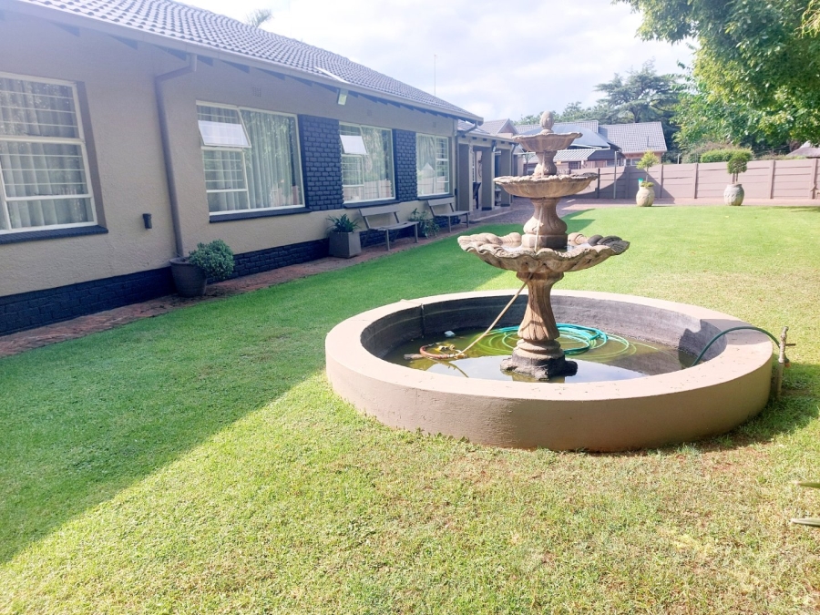 3 Bedroom Property for Sale in Helikonpark Gauteng