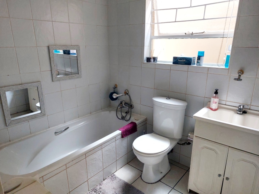 3 Bedroom Property for Sale in Helikonpark Gauteng