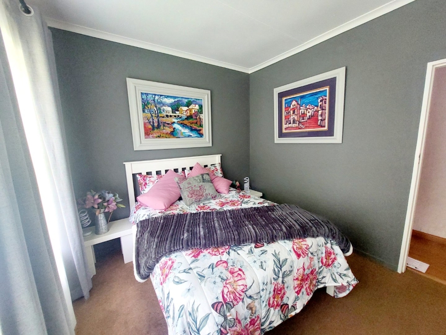 3 Bedroom Property for Sale in Helikonpark Gauteng