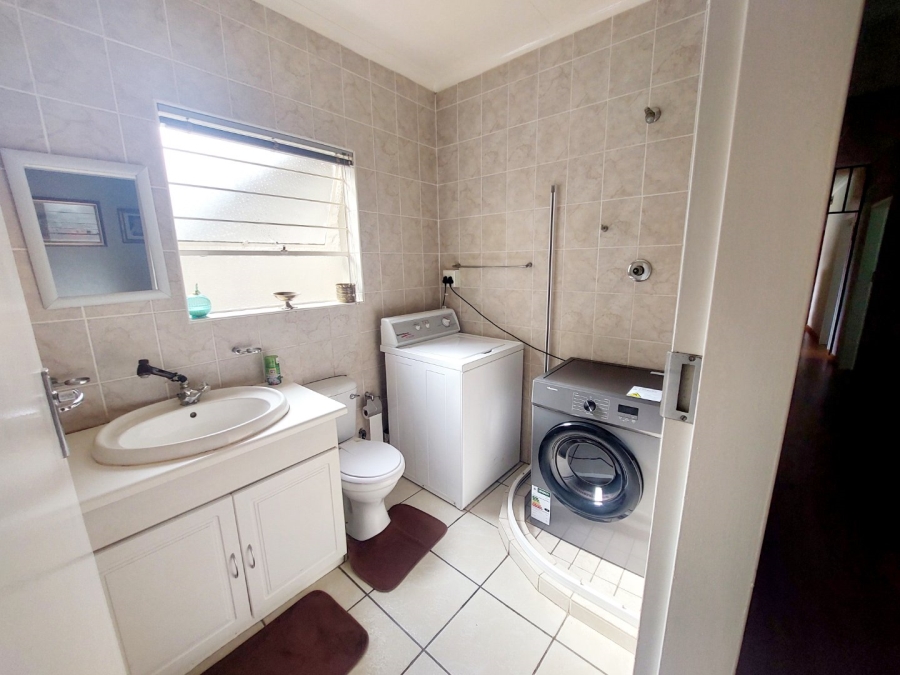 3 Bedroom Property for Sale in Helikonpark Gauteng