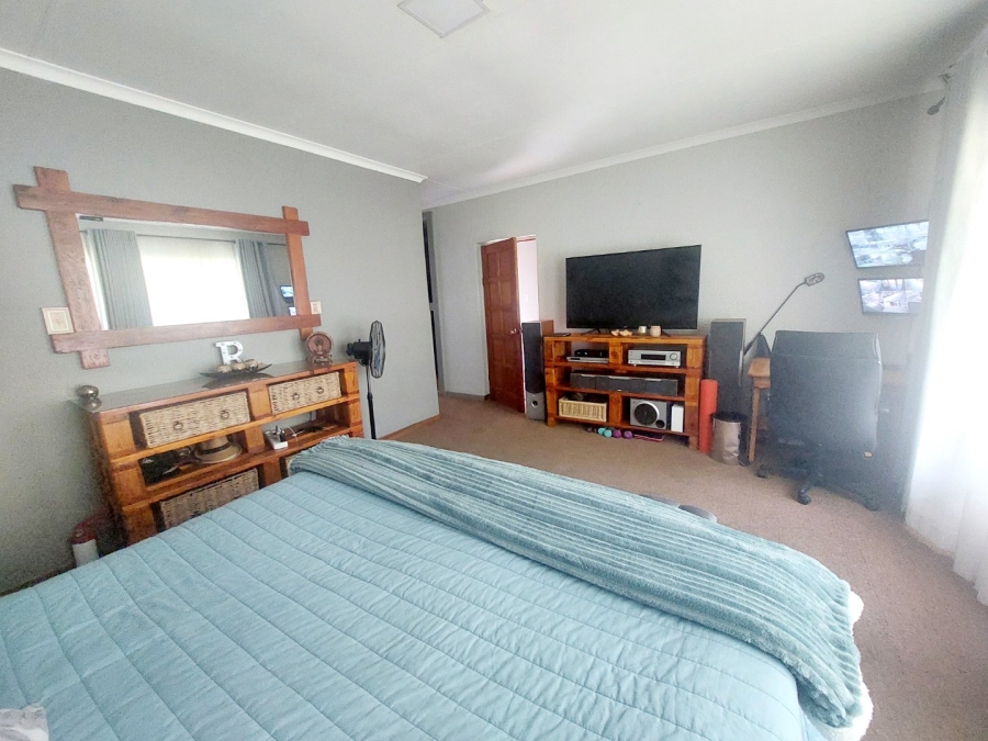 3 Bedroom Property for Sale in Helikonpark Gauteng