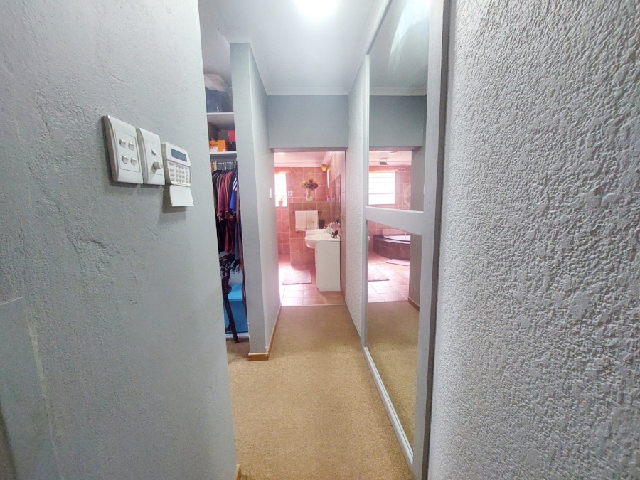 3 Bedroom Property for Sale in Helikonpark Gauteng