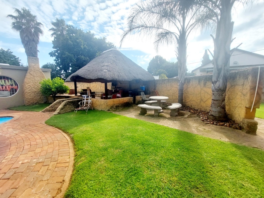 3 Bedroom Property for Sale in Helikonpark Gauteng