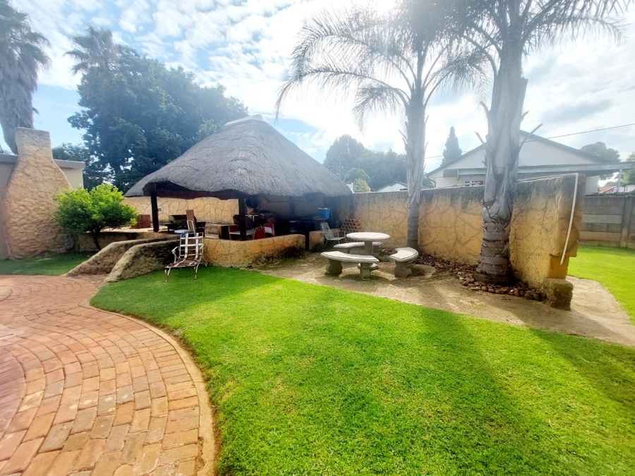 3 Bedroom Property for Sale in Helikonpark Gauteng