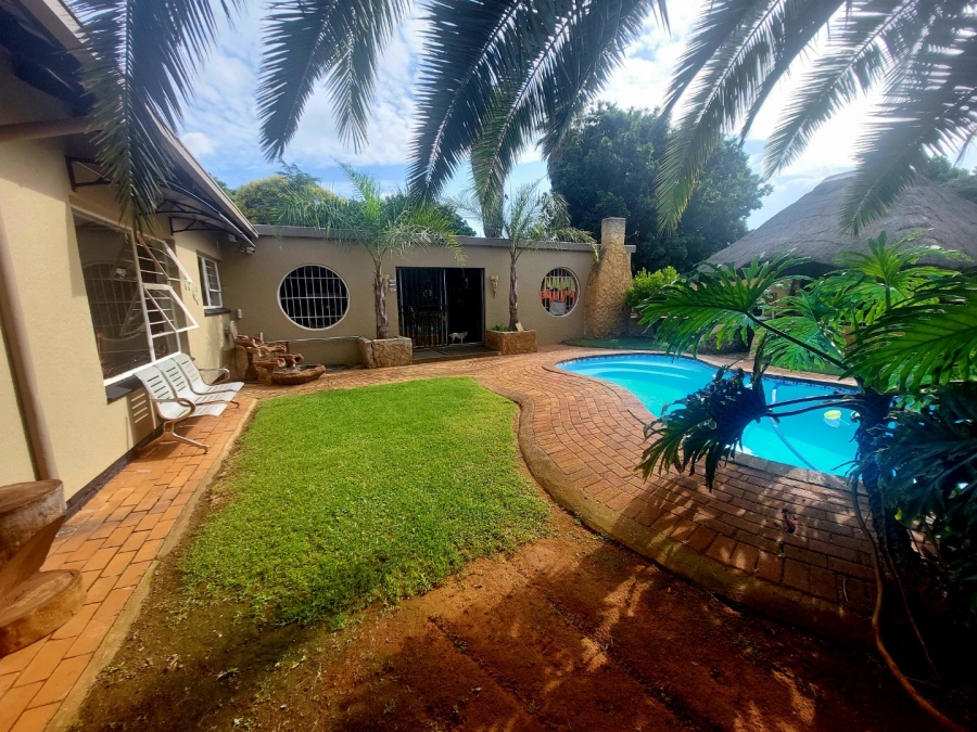 3 Bedroom Property for Sale in Helikonpark Gauteng
