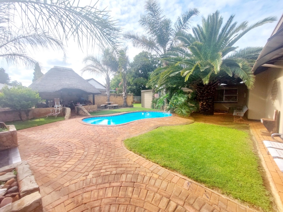 3 Bedroom Property for Sale in Helikonpark Gauteng