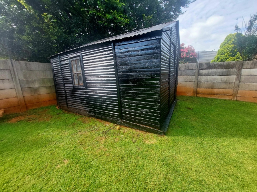 3 Bedroom Property for Sale in Helikonpark Gauteng