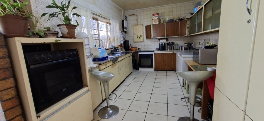 5 Bedroom Property for Sale in Wentworth Park Gauteng