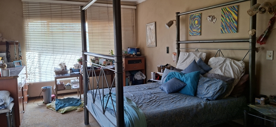 5 Bedroom Property for Sale in Wentworth Park Gauteng