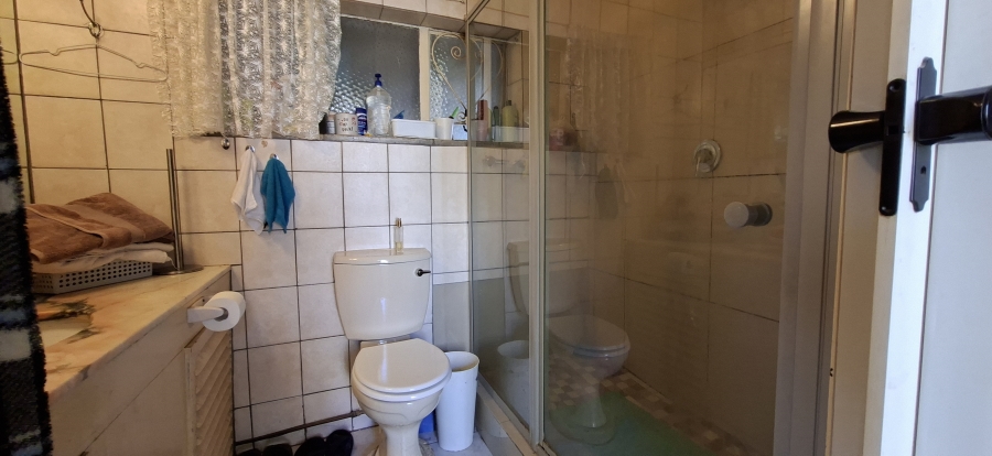 5 Bedroom Property for Sale in Wentworth Park Gauteng