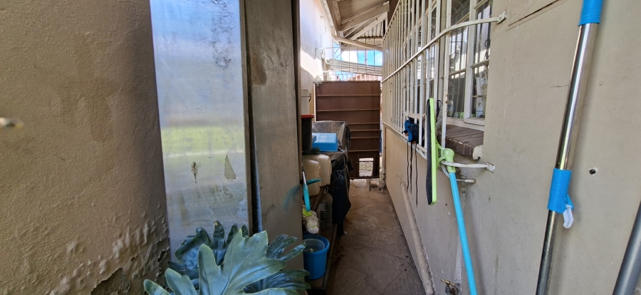 5 Bedroom Property for Sale in Wentworth Park Gauteng