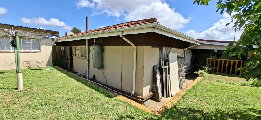 5 Bedroom Property for Sale in Wentworth Park Gauteng