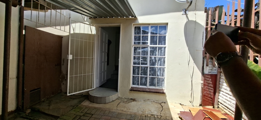 5 Bedroom Property for Sale in Wentworth Park Gauteng