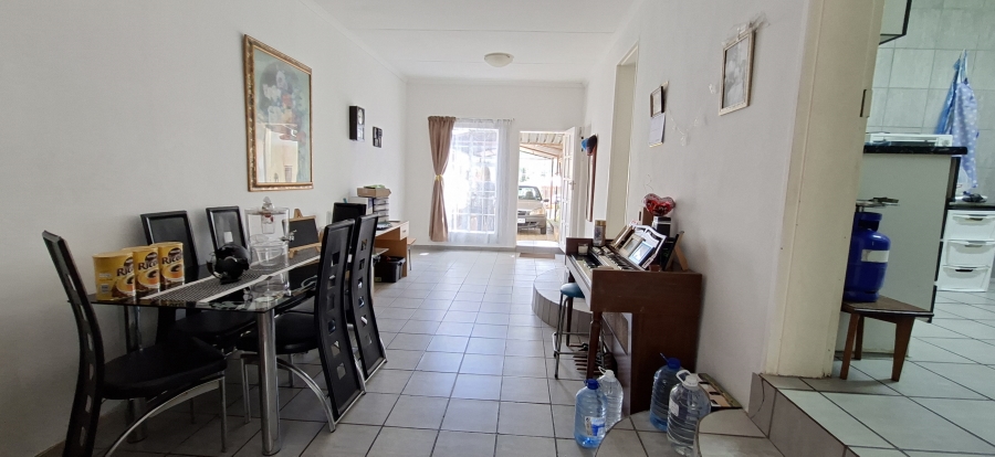 5 Bedroom Property for Sale in Wentworth Park Gauteng