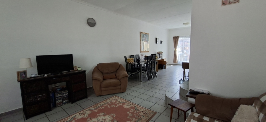 5 Bedroom Property for Sale in Wentworth Park Gauteng