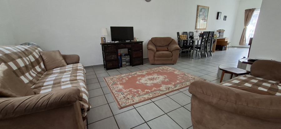 5 Bedroom Property for Sale in Wentworth Park Gauteng