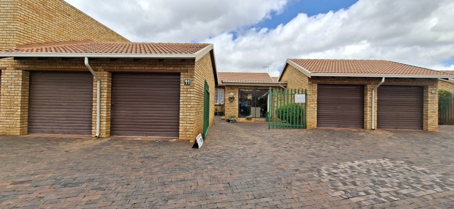 3 Bedroom Property for Sale in Noordheuwel Gauteng