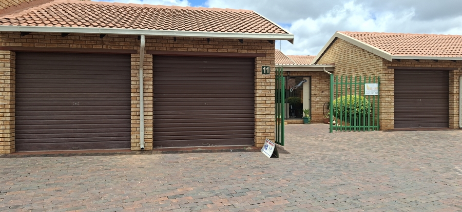 3 Bedroom Property for Sale in Noordheuwel Gauteng