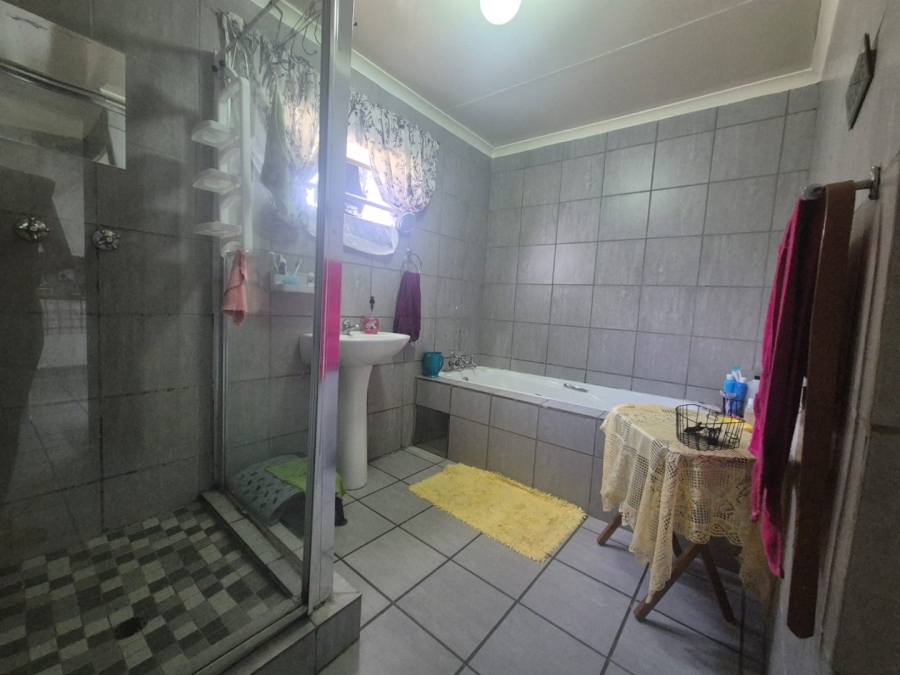 3 Bedroom Property for Sale in Wentworth Park Gauteng