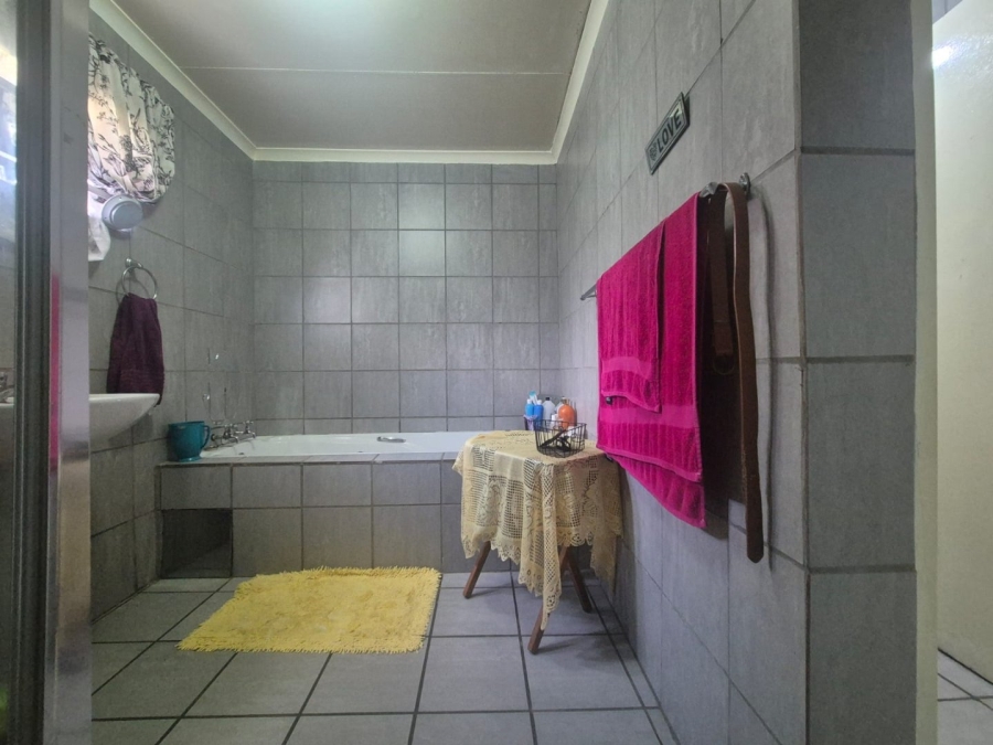 3 Bedroom Property for Sale in Wentworth Park Gauteng