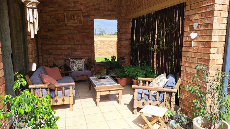 2 Bedroom Property for Sale in Noordheuwel Gauteng
