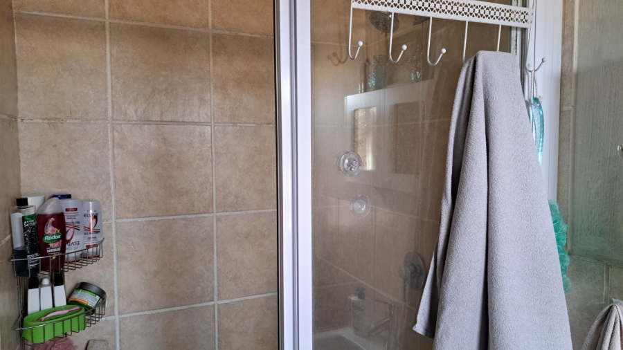 2 Bedroom Property for Sale in Noordheuwel Gauteng