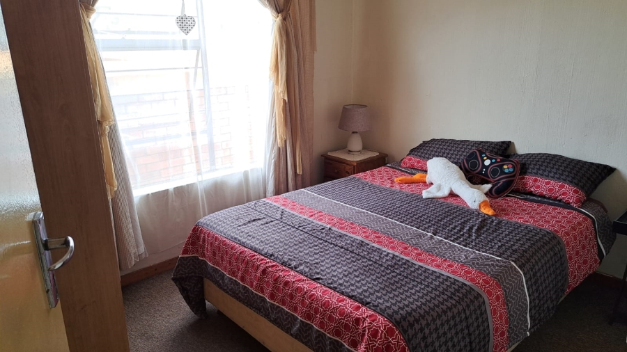 2 Bedroom Property for Sale in Noordheuwel Gauteng