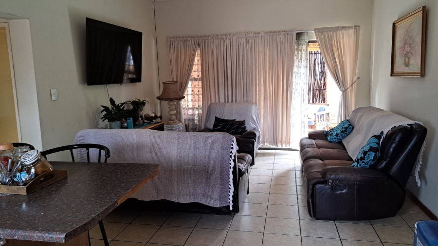 2 Bedroom Property for Sale in Noordheuwel Gauteng