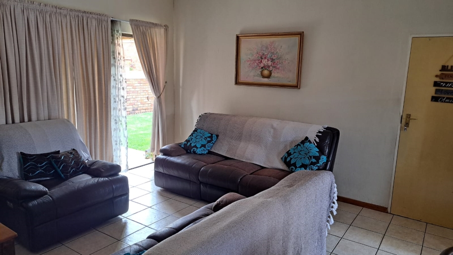 2 Bedroom Property for Sale in Noordheuwel Gauteng