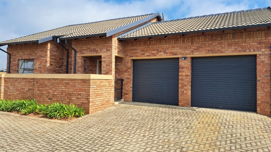 2 Bedroom Property for Sale in Noordheuwel Gauteng