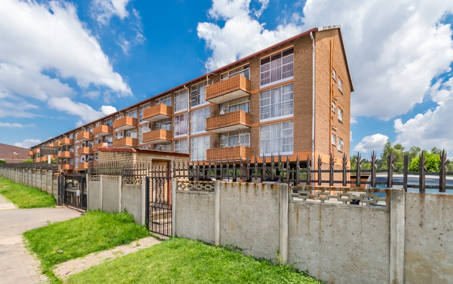 2 Bedroom Property for Sale in Florida Gauteng